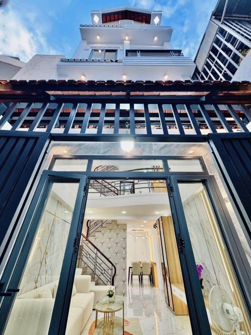 Mặt tiền hiếm cạnh bến xe Miền Tây, nhà cấp 4 đẹp như mới, chỉ 7 tỷ